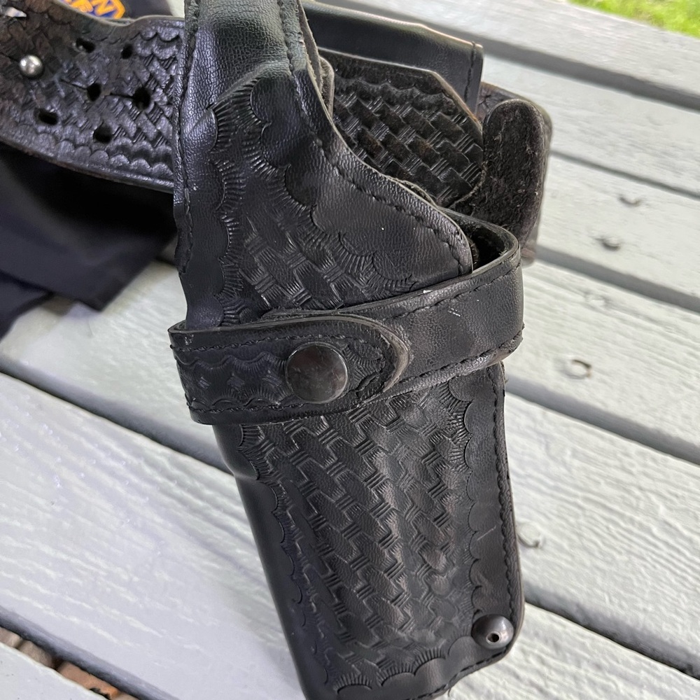 Vintage Compton Police Gear - Picture 6 of 6